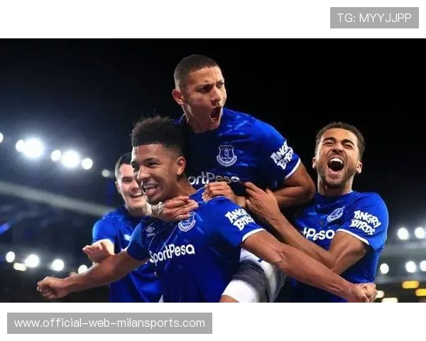 英超情报：升班马逆袭成争四黑马，埃弗顿防线双核陨落陷保级深渊