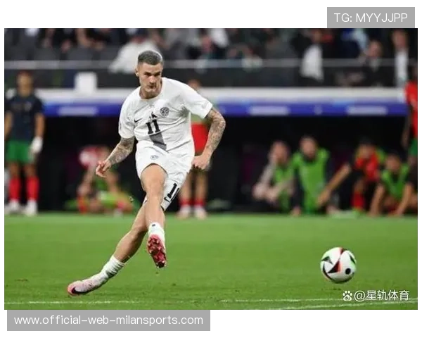 曼联锋线新星谢什科表现出色，争四战役火力全开